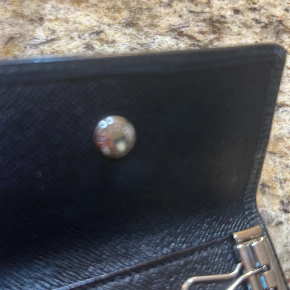 Louis Vuitton Keyholder - Picture 10 of 12